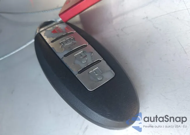 JN1BV7AR1FM417597: 44339165