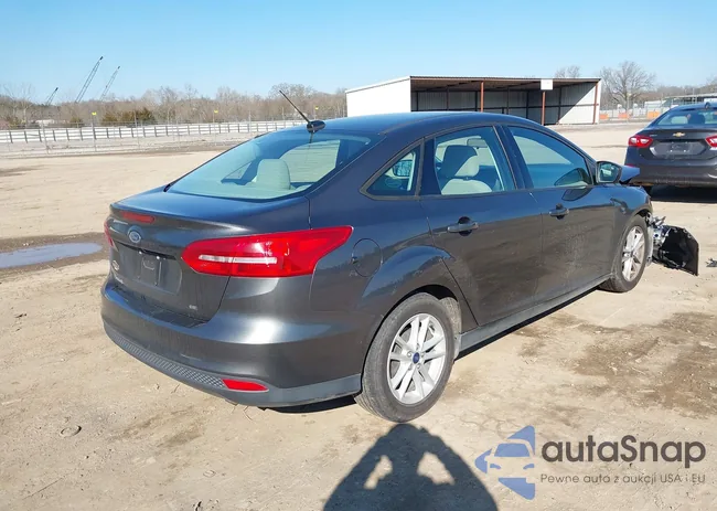 1FADP3F27JL252017: 44339459