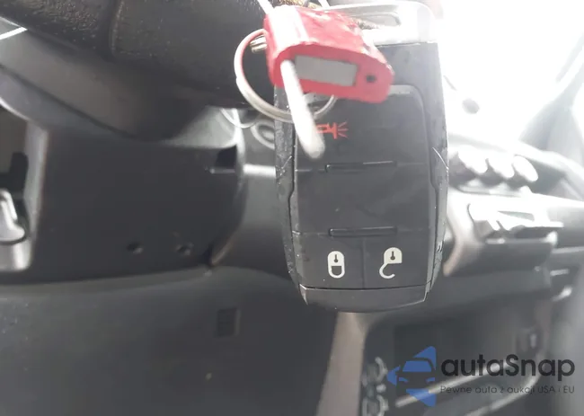 3C6UR4HJ1RG215821: 44339515