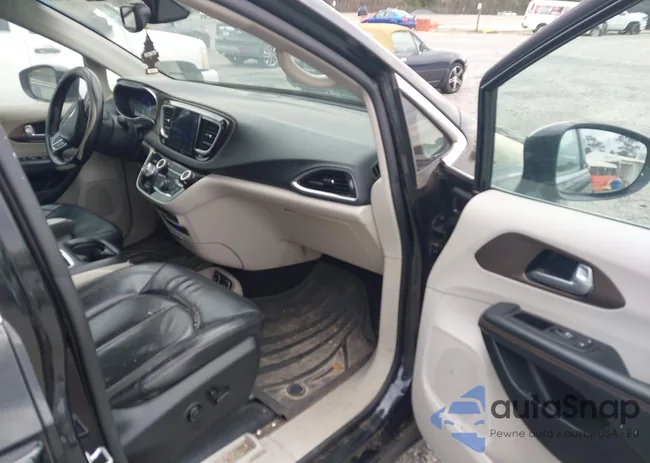 2C4RC1EG2HR635846: 44339528