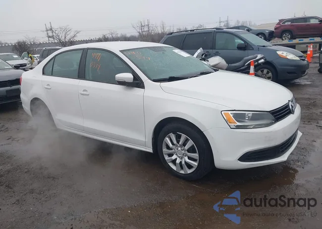 3VWD17AJ3EM266161: 44338563