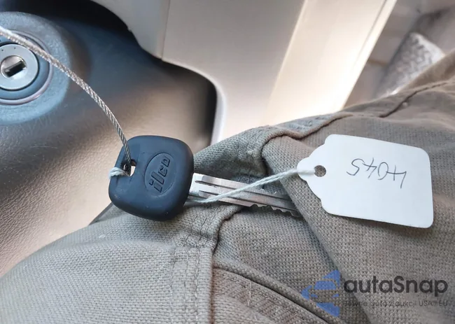 JTNBE46K373018989: 44338944