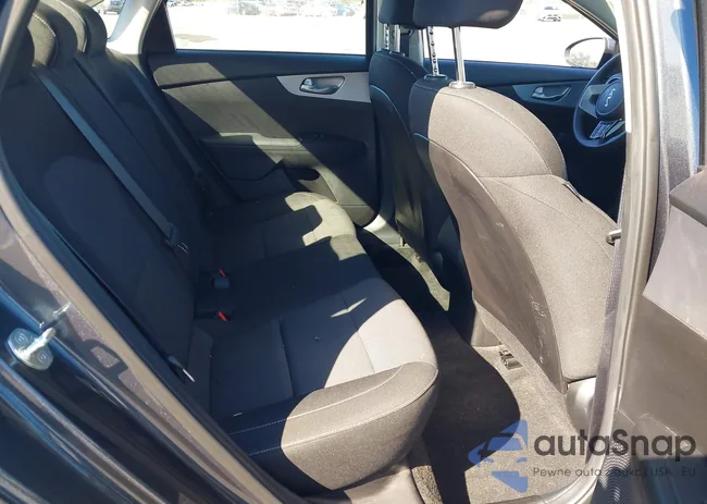 3KPF24AD7PE631469: 44340058