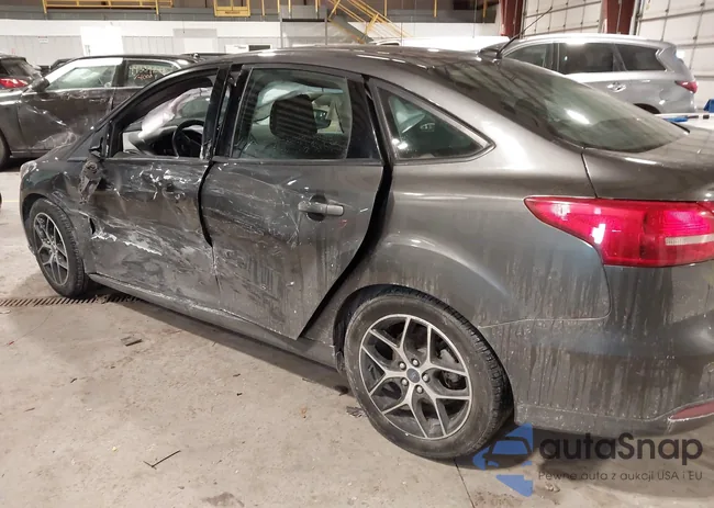 1FADP3H26JL228711: 44341492