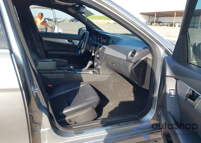 WDDGF4HB0DR254809: 44340872