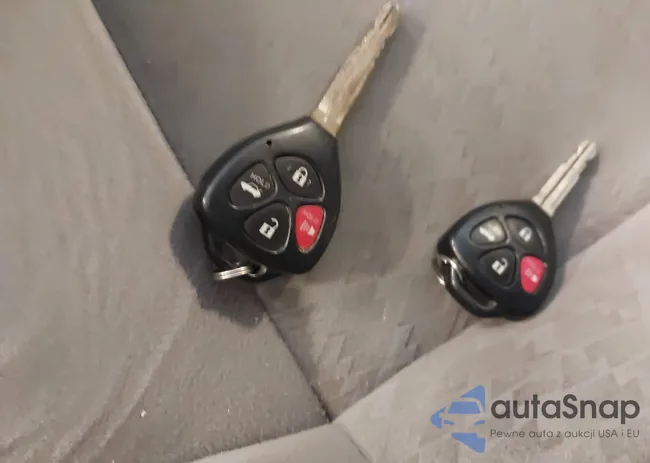 2T1BU4EE1AC207061: 44340923