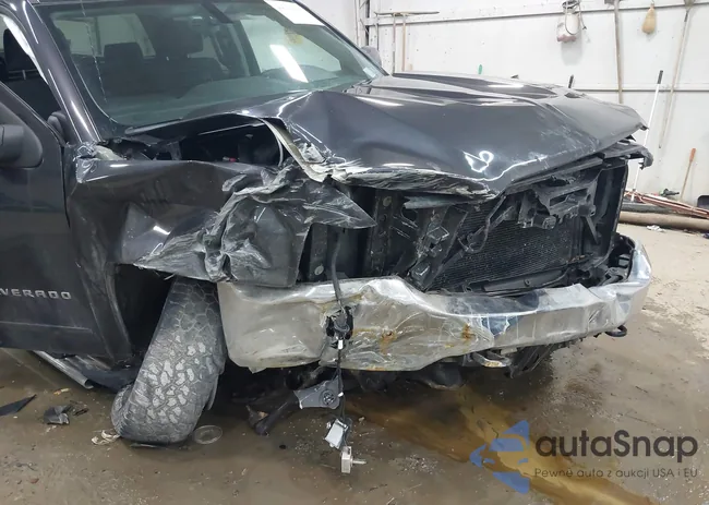 1GCVKREC9GZ108095: 44342136