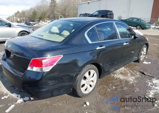 1HGCP2F30AA045121: 44342530