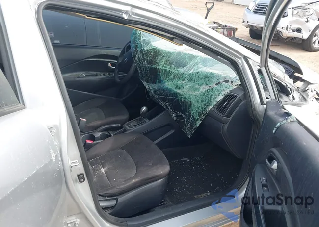 KNADM5A36G6647079: 44341573