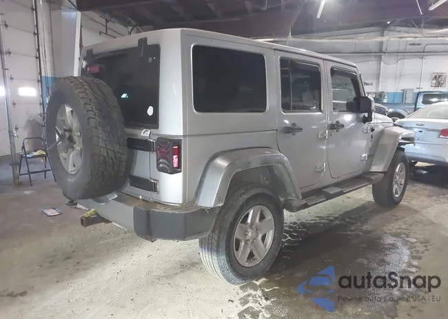 1J4HA7H11BL600379: 44343057