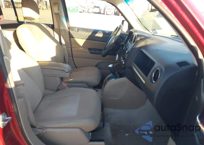 1C4NJPBA2ED803085: 44343136