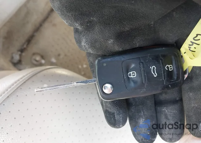 1VWAT7A30EC111518: 44343389