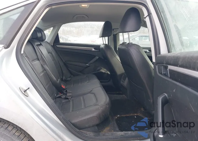 1VWAT7A30GC061108: 44342877