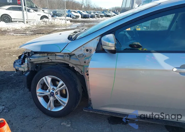 1FADP3F21EL359313: 44343955