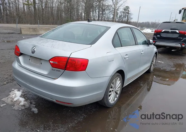 3VWLZ7AJ5BM370943: 44344050