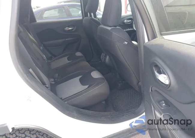 1C4PJMAB4GW313885: 44344338