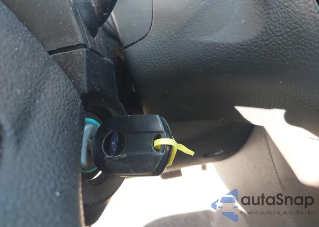 1FADP3F28JL272860: 44343573