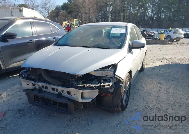 1FADP3F28JL272860: 44343573