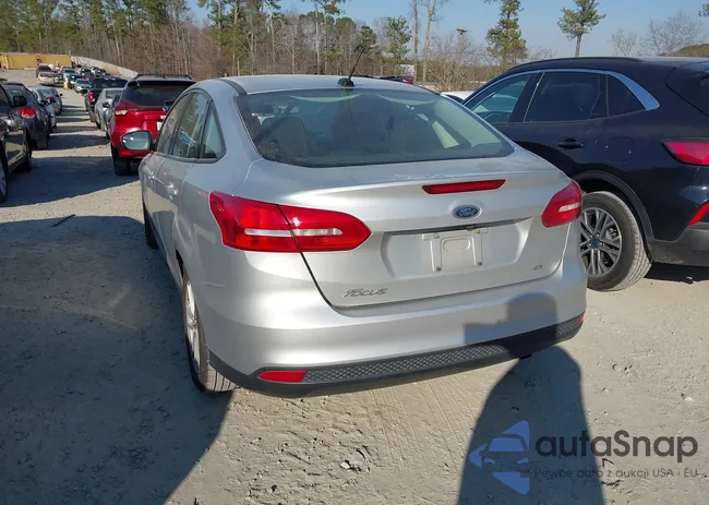 1FADP3F28JL272860: 44343573