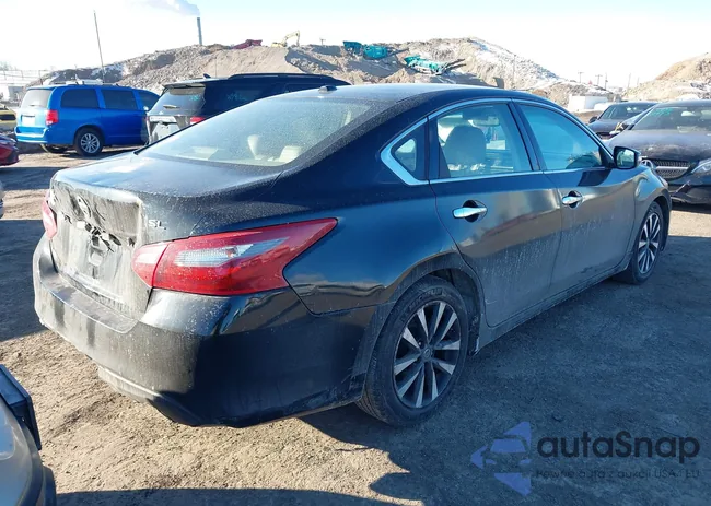 1N4AL3AP5JC261655: 44343787