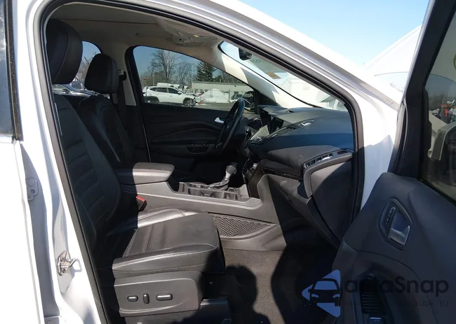 1FMCU0JD8HUD27605: 44345250