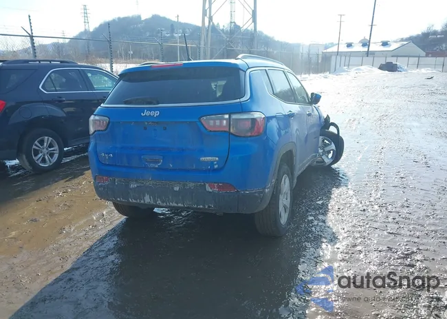 3C4NJDBB5JT200935: 44345530