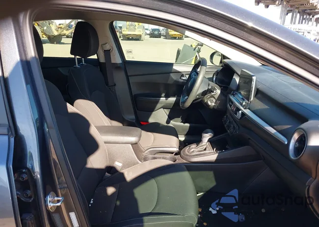 3KPF24AD8LE191353: 44347291