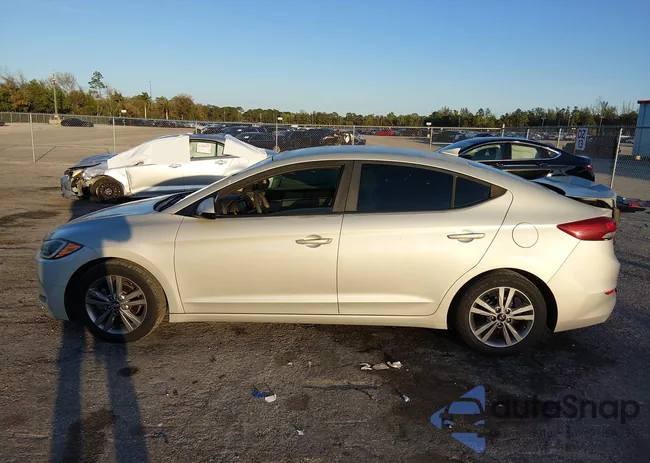 KMHD84LF6HU404082: 44347344