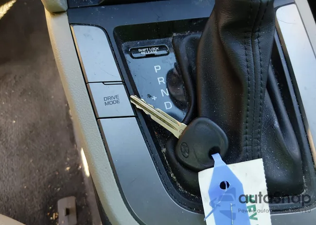 KMHD84LF6HU404082: 44347344