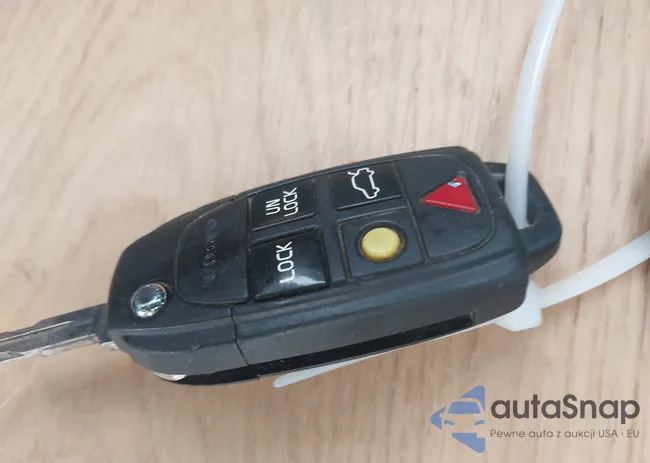 YV4CY982X81482124: 44347361