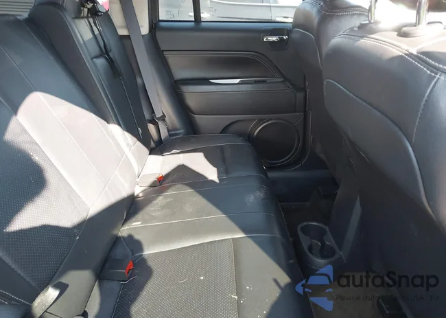 1C4NJCEAXGD751941: 44347484