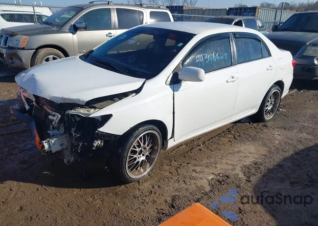 2T1BU4EE3DC929880: 44346628