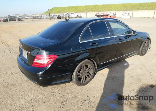 WDDGF4HB9CA647642: 44348002