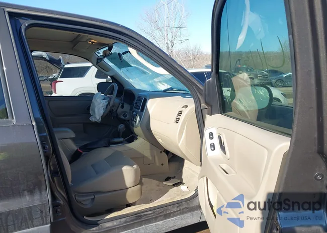 1FMYU93137KB80617: 44348057