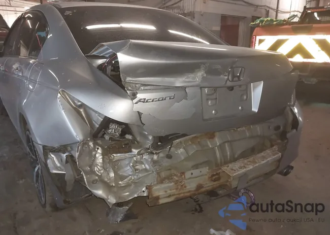 1HGCP2F33AA094183: 44349383