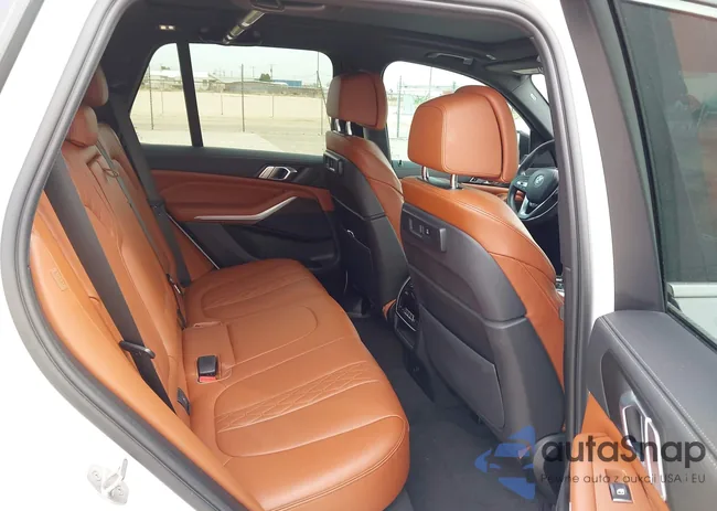 5UXCR6C03N9L92877: 44349503