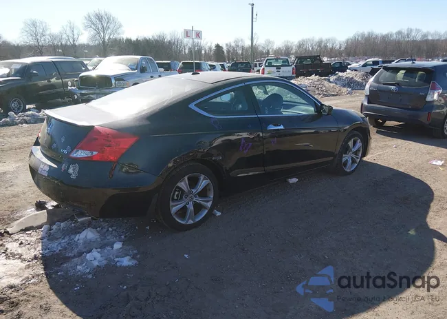 1HGCS2B86CA008318: 44349956