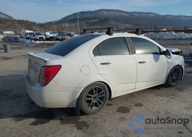 1G1JE5SB3E4234319: 44350166