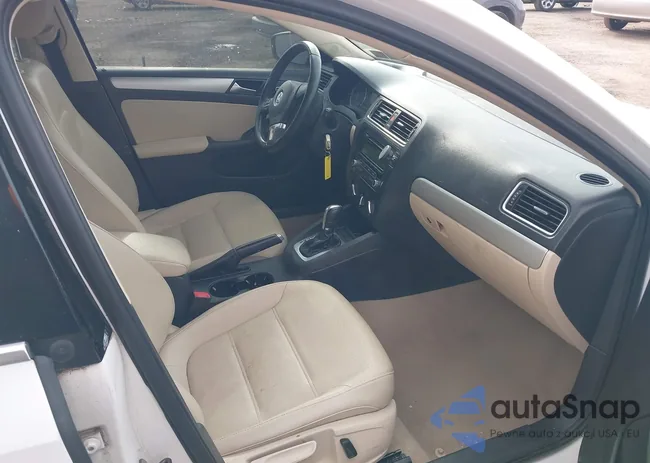 3VWDP7AJ1DM277267: 44350398