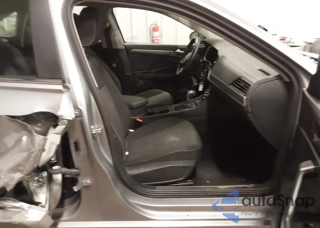 3VW5M7BU0RM082502: 44349642