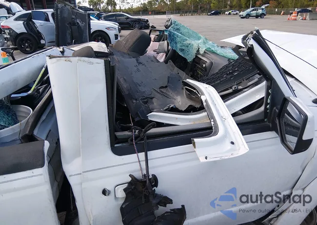 1FTYR10UX8PA56208: 44349663