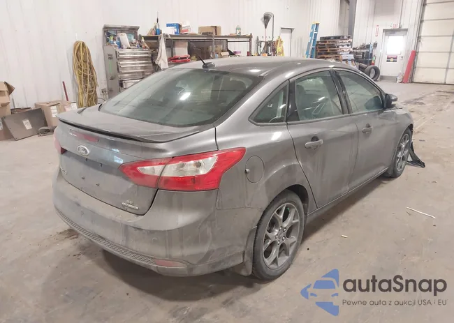 1FADP3F27DL151824: 44350946