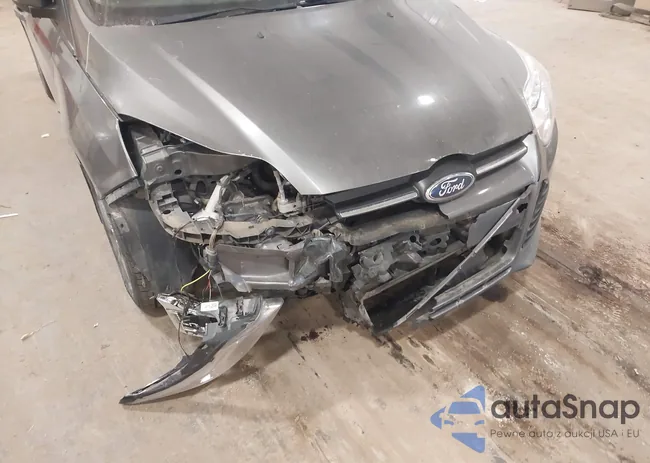 1FADP3F27DL151824: 44350946