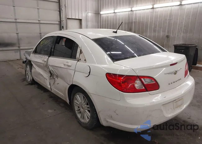 1C3LC56KX8N128596: 44351171