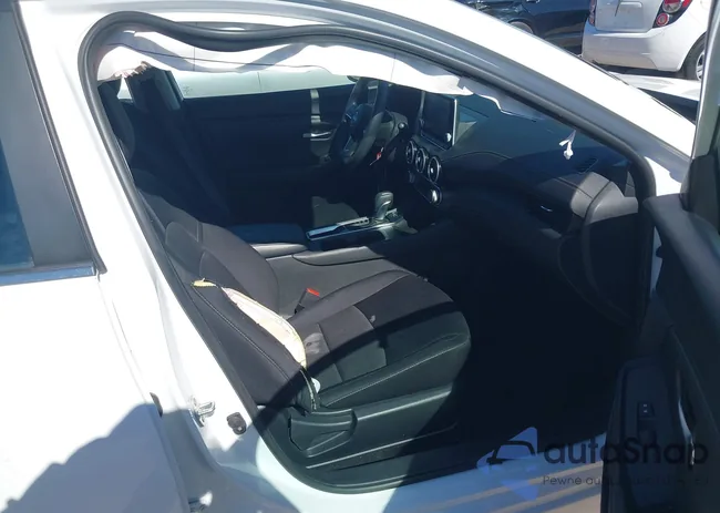 3N1AB8CVXRY333610: 44351176