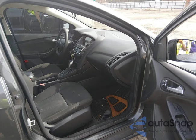 1FADP3H21HL274456: 44351349