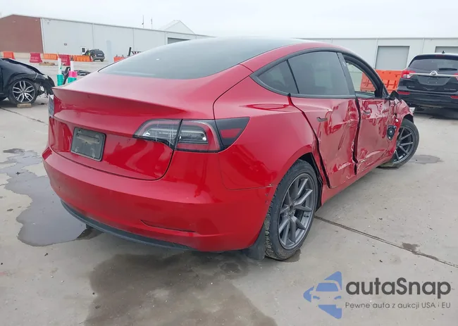 5YJ3E1EB9NF258735: 44351511