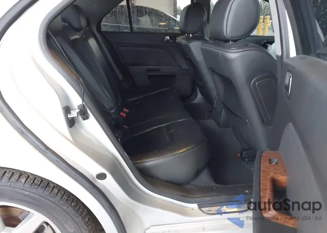 1G6DW6ED2B0160885: 44351532