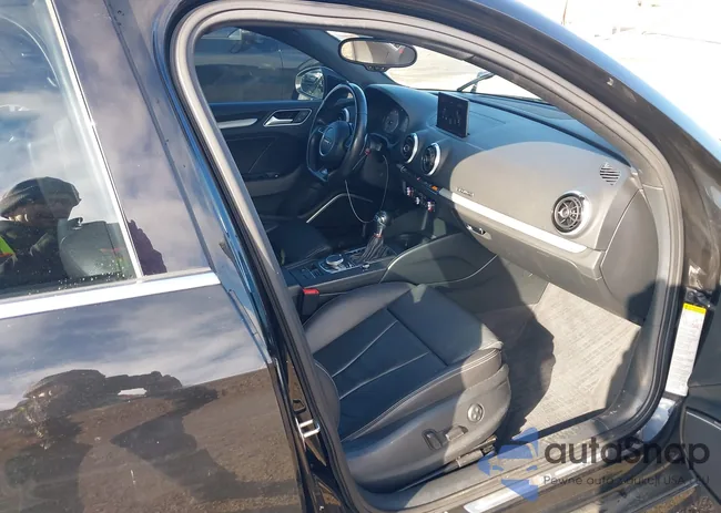 WAUFFGFF8F1071122: 44352016