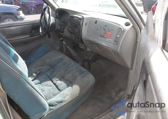 1FTYR11V8YPC00457: 44352089